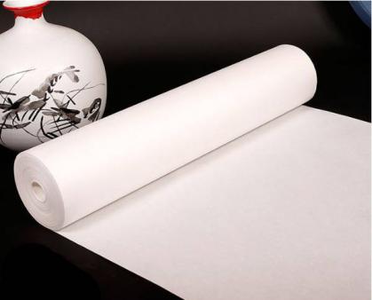 Weißes trägerpapier auf Rolle