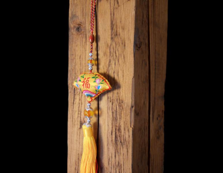Chinesischer Glücksknoten: Fächer 7x33cm