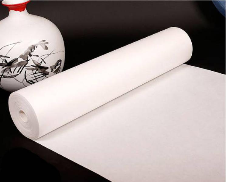 Weißes trägerpapier auf Rolle